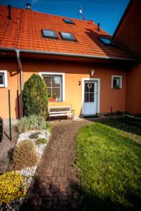 Zahrada ubytování PRAGUE LUXURY VILLA, JACUZZI, HI-SPEED WIFI, HBO, TERRACE