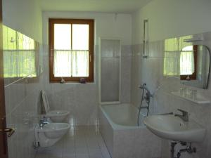 Bilik mandi di Aussersalfnerhof +29 gambar