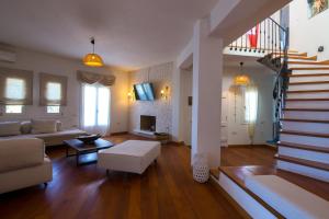 Gallery image of A&V Sea View Villa in Fira