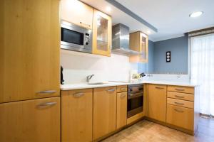A kitchen or kitchenette at Berlín - Basquenjoy