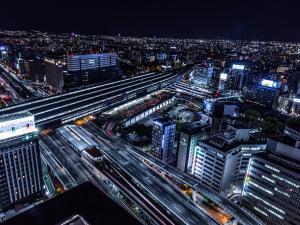 Vista generica su Osaka o vista sulla città dall'interno dell'hotel
