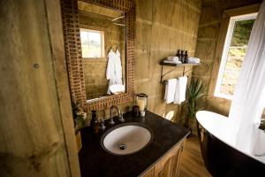 Koupelna v ubytování Orchard Valley Glamping