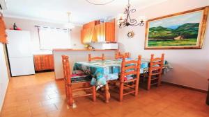 Kuchyňa alebo kuchynka v ubytovaní VACAY Villa Carmen, desconecta y disfruta, en la Costa Brava, L'Escala!