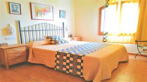 Posteľ alebo postele v izbe v ubytovaní VACAY Villa Carmen, desconecta y disfruta, en la Costa Brava, L'Escala!