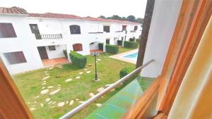 Bazén v ubytovaní VACAY Villa Carmen, desconecta y disfruta, en la Costa Brava, L'Escala! alebo v jeho blízkosti