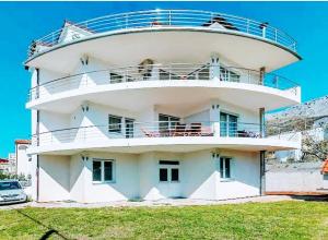 Budova, v ktorej sa apartmán nachádza