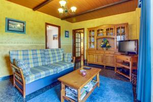 TV a/nebo společenská místnost v ubytování Villa Morera