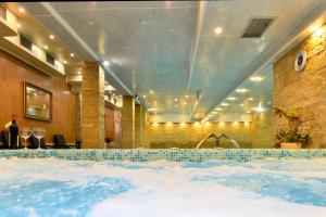 Bazén v ubytování Premier Prezident Garni Hotel and Spa nebo v jeho okolí