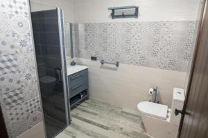 Kúpeľňa v ubytovaní Elegante Apartamento para 5 en el centro de Cáceres con wifi