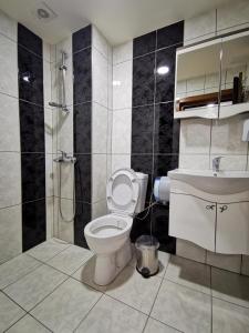 Phòng tắm tại Kuloğlu Otel ve Restoran