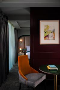 Зона вітальні в The Savoy Hotel