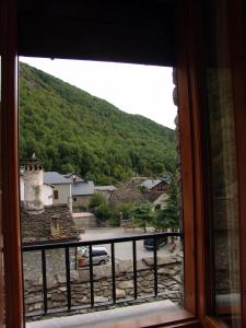 Fotografie z fotogalerie ubytování Hostal Pirineos Sarvisé v destinaci Sarvisé