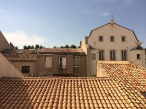 Φωτογραφία από το άλμπουμ του Le studio des halles avec climatisation 15m2 στη Ναρμπόν +3 φωτογραφίες