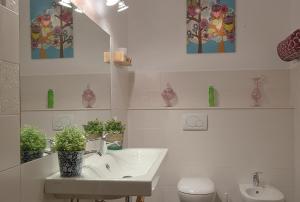 Kúpeľňa v ubytovaní GetTheKey Battisti Apartment + 33 fotografií