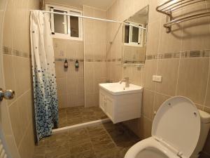 A bathroom at 隱君子的撒野