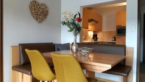 A kitchen or kitchenette at Appartement Miran by Miha