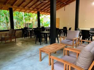 Restaurace v ubytování KingsWay Thoddoo Maldives