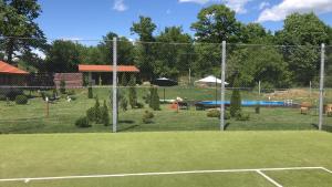 Tennis and/or squash facilities at Villa Garden or nearby