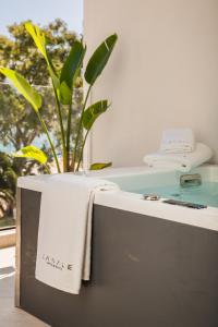 Gallery image of Canale Hotel & Suites in Argostoli