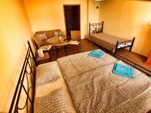 Posteľ alebo postele v izbe v ubytovaní Hotel Pod Kokšínem