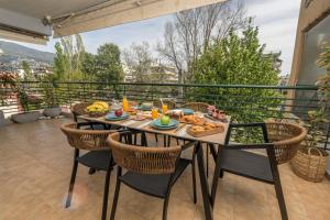 Φαγητό σε αυτό το διαμέρισμα ή κάπου εκεί κοντά