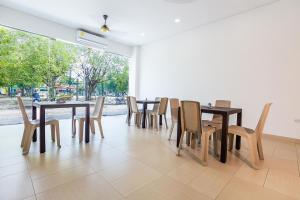 Ayenda Hotel Trinidad餐厅或其他用餐的地方