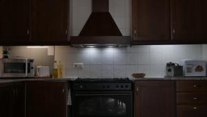 Kuchyňa alebo kuchynka v ubytovaní EL ALFOLI. CASA RURAL CERCA DEL MAR