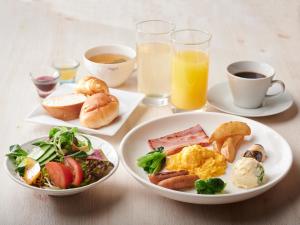 Makanan di atau di tempat lain dekat hotel