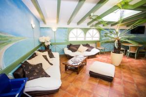 Posezení v ubytování Hôtel du Port + 37 fotografií