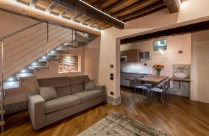 Posezení v ubytování B&B Luxury Apartment Suite Gubbio