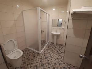 Koupelna v ubytování Yueli Homestay