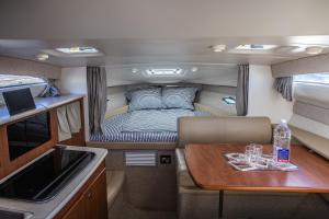 Llit o llits en una habitació de Botel "California"