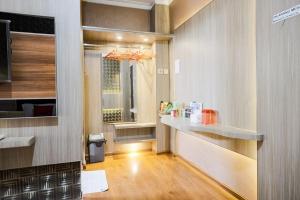 Vannituba majutusasutuses RedDoorz Plus @ Simpang USU Medan