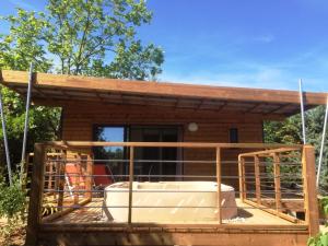 Gallery image of Camping Les Hautes Prairies in Lourmarin