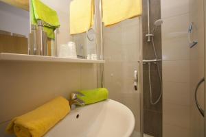 A bathroom at Seeappartements Bacher