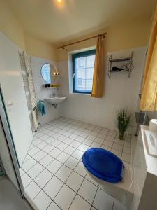 Koupelna v ubytování Ferienwohnung #9 Am Neuensiener See - Seedorf