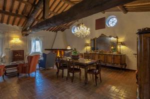 Restoran atau tempat lain untuk makan di Antica Magnolia, historical Retreat in Versilia