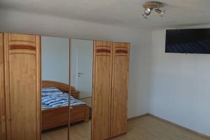 Postel nebo postele na pokoji v ubytování Apartment Karin, Eigener Eingang, 3 Schlafzimmer, Doppelcarport