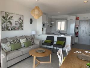 Kuchyň nebo kuchyňský kout v ubytování Apartamento en Playa Santo Tomas