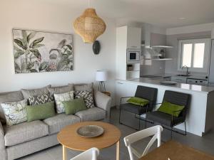 Kuchyň nebo kuchyňský kout v ubytování Apartamento en Playa Santo Tomas