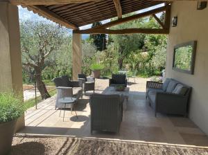 Gallery image of Mas de charme au milieu des oliviers in Le Rouret