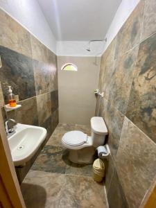 Koupelna v ubytování Tonantzincalli SPA Prehispanico