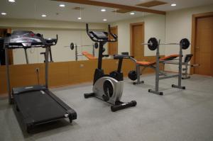 Fitness centrum a/nebo fitness zařízení v ubytování Nüzhet Hotel