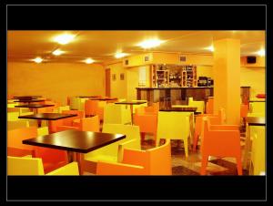 A seating area at Hotel Ruta del Duero