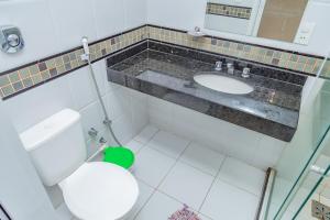 A bathroom at Pousada Ondas do Forte