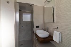 Ένα μπάνιο στο Istai Poetto Apartment +25 φωτογραφίες