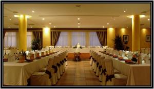 A restaurant or other place to eat at Hotel Ruta del Duero