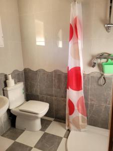 Ein Badezimmer in der Unterkunft VILLA HISPANO-BRASILEÑA SALAR TELETRABAJO RECOMENDABlE