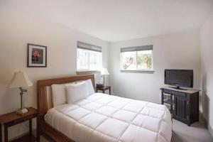 Voodi või voodid majutusasutuse RIVERWALK SEASIDE- Walk to beach, One level home, pet friendly toas