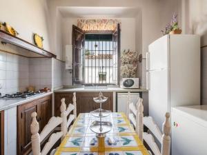 Kuchnia lub aneks kuchenny w obiekcie Holiday Home in Aracena with Private Pool